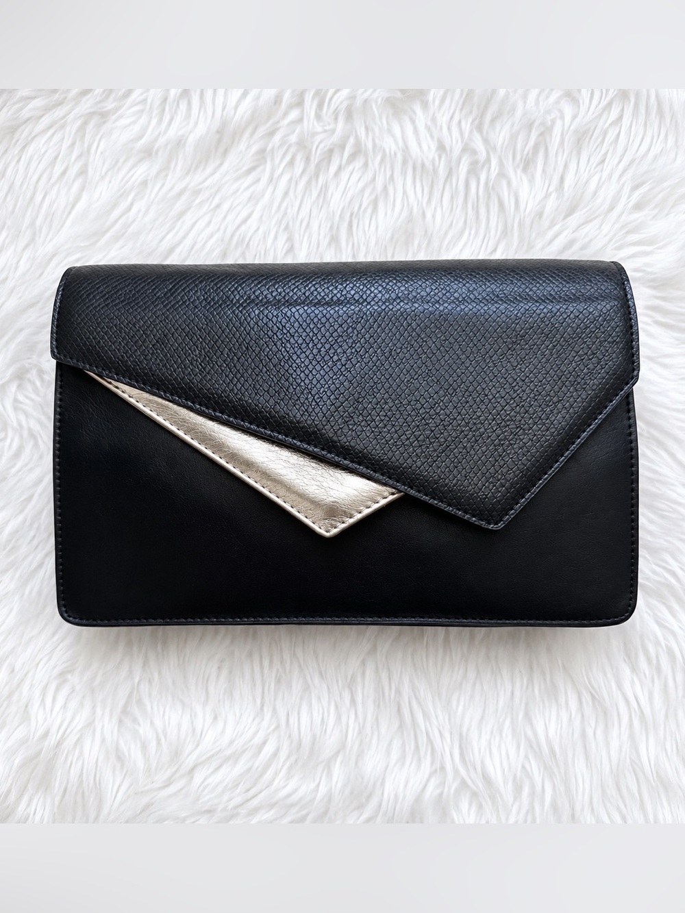 BEBE RUNWAY CLUTCH - Picture 8 of 10